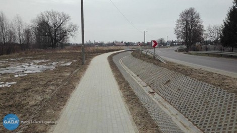 Budowa chodnika w Woli Małej zakończona