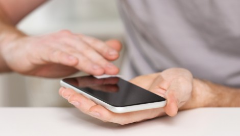 Poradnik ekspertów: jak chronić telefon, żeby wyeliminować ryzyko jego uszkodzenia?