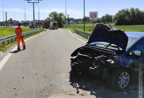 Uderzył w bariery energochłonne, kierowca był pijany [AKTUALIZACJA]