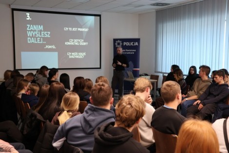 Problem cyberprzemocy wśród młodzieży szkolnej