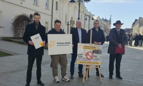 "Czas uwolnić szkoły od smartfonów"