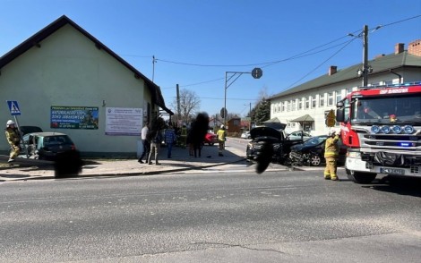 Zderzenie trzech aut w Markowej