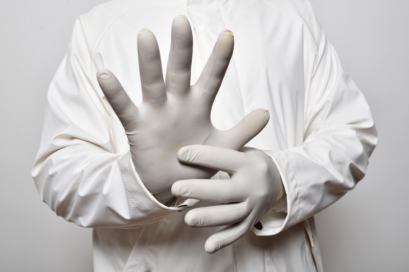 Rękawiczki nitrylowe - czy dłuższa praca nie niszczy skóry?