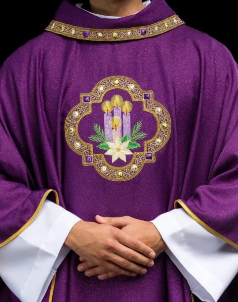 Trendy w&nbsp;projektowaniu szat liturgicznych - hafty i&nbsp;wzory współczesne