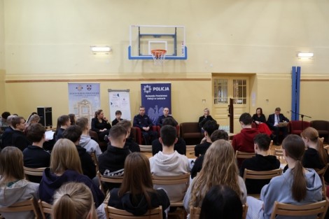 Debata o&nbsp;cyberprzemocy